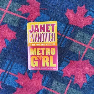📚 3/$15 or 5/$20 📚 Novel - Metro Girl (#1)